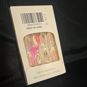 DIY Floral Nail Set with Pink Accents